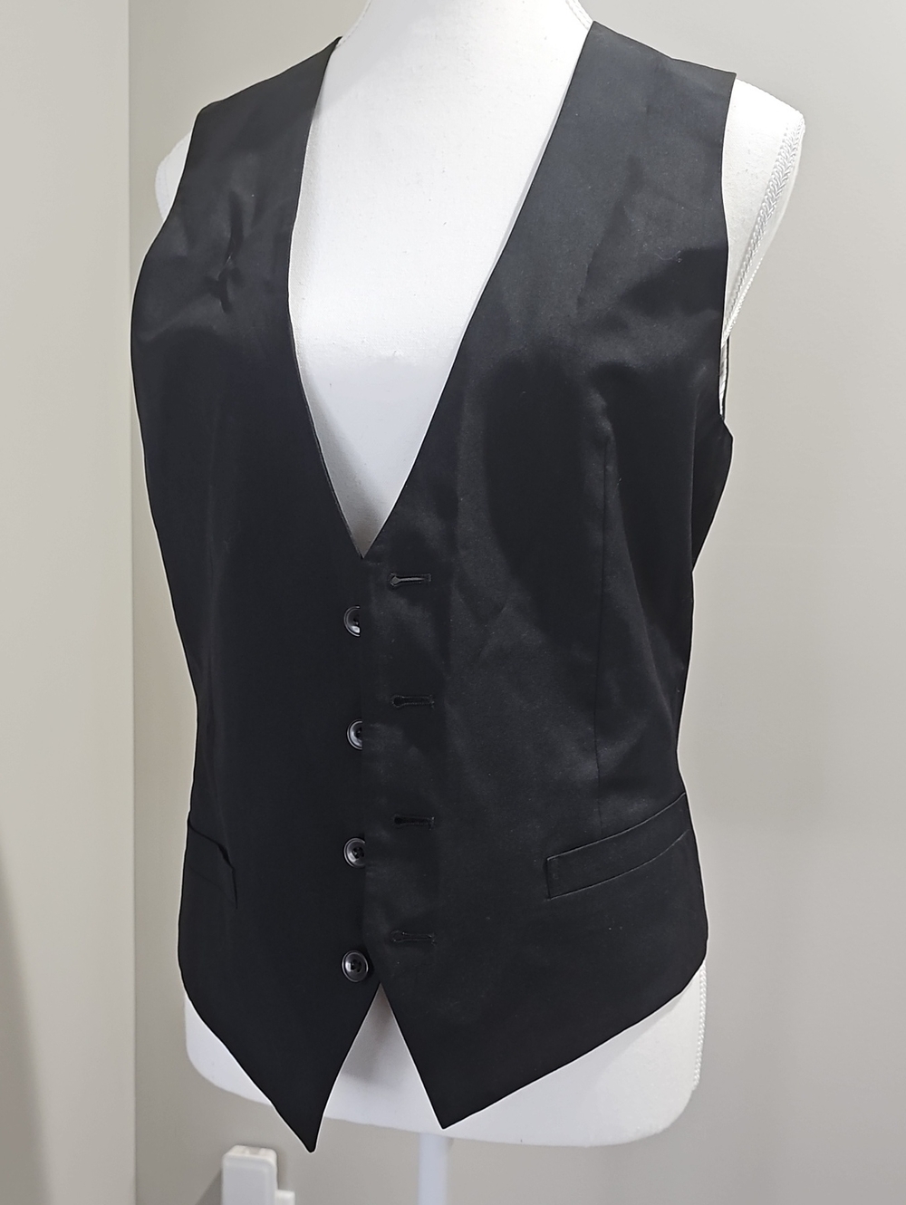 4 Button Black Vest. Comme Ca Men. Sz L